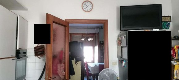 3 bedrooms Apartment in Campi Bisenzio, Italy No. 343568 4