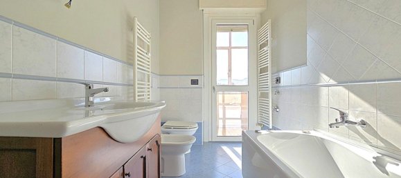 4غرفة شقة في Diano d'Alba, Italy رقم 198627 12