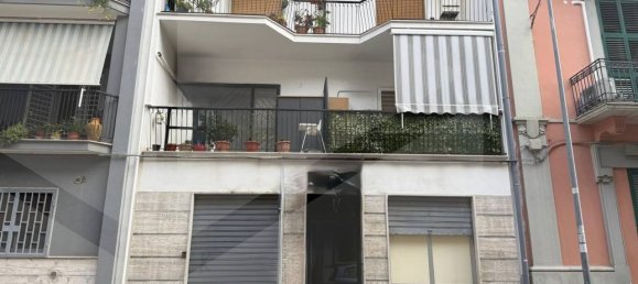 Imóvel comercial de 1 divisão em Bari, Italy N.º 17356 3