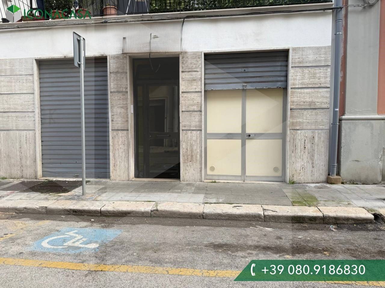 Imóvel comercial de 1 divisão em Bari, Italy N.º 17356