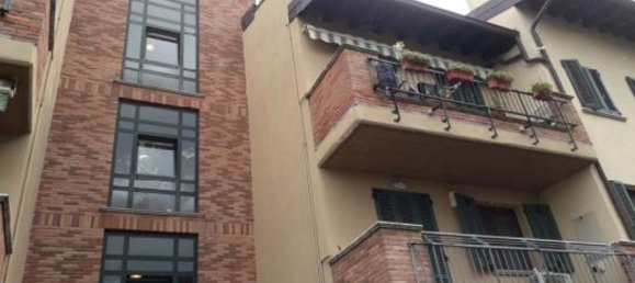 2-salle Appartement à Pavia, Italy No. 195447 14