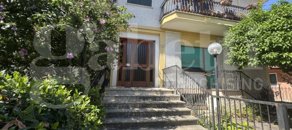 2 Schlafzimmer Wohnung in Ciampino, Italy, Nr. 297336 3