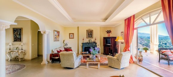 7 bedrooms House in Estepona, Spain No. 115749 9