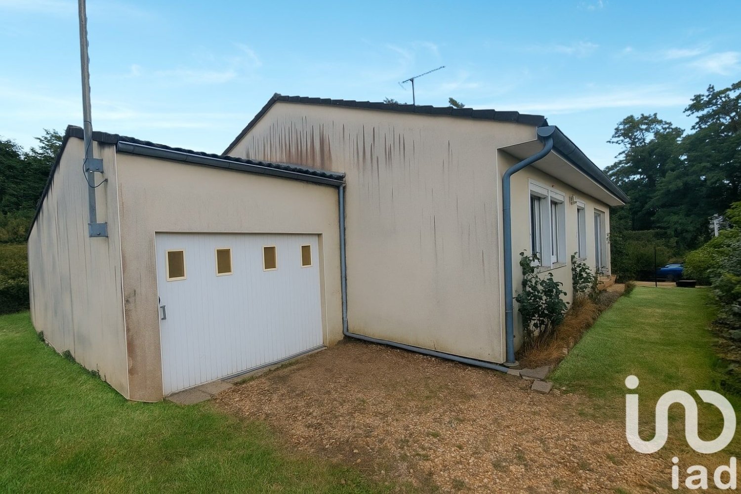 3 bedrooms House in Vendome, France No. 290596