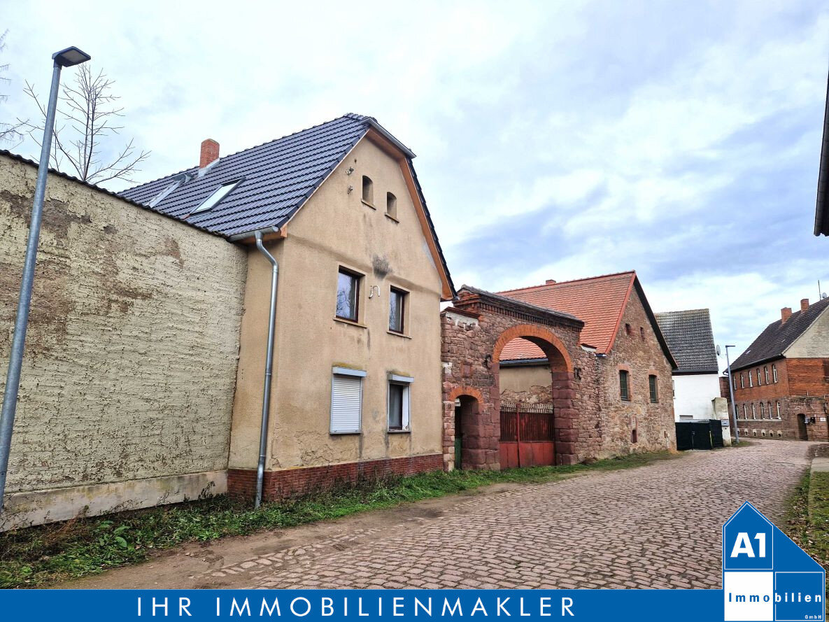 Casa de 5 habitaciónes en Saalekreis, Germany No. 39790