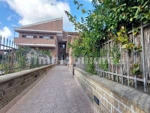 5 bedrooms Apartment in Rome, Italy No. 290014