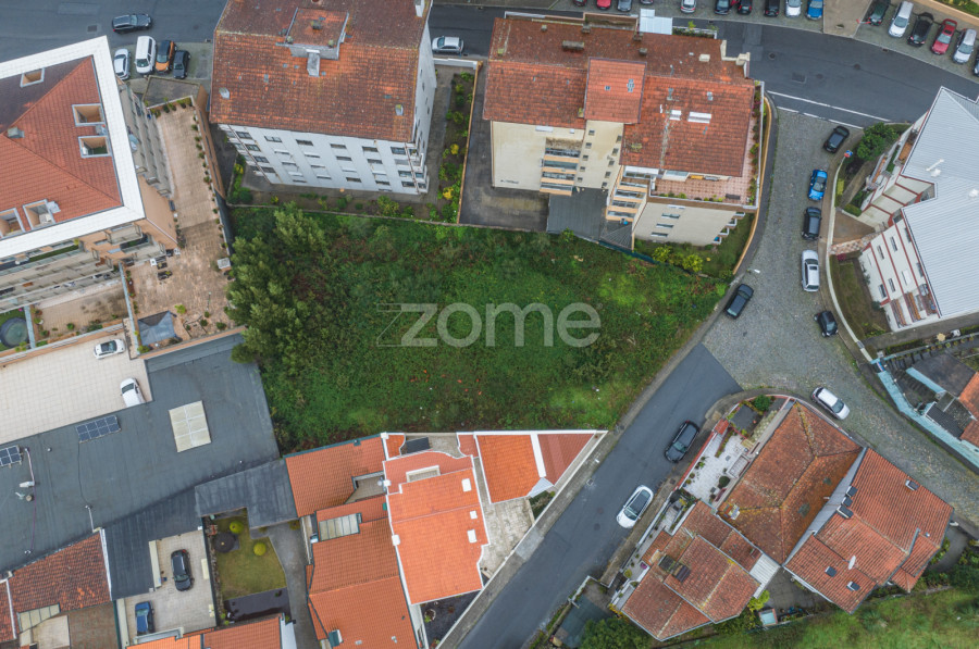 696m² Land in Rio Tinto, Portugal No. 111889