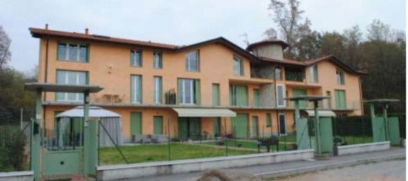3 rooms Apartment in Malnate, Italy No. 111541 12