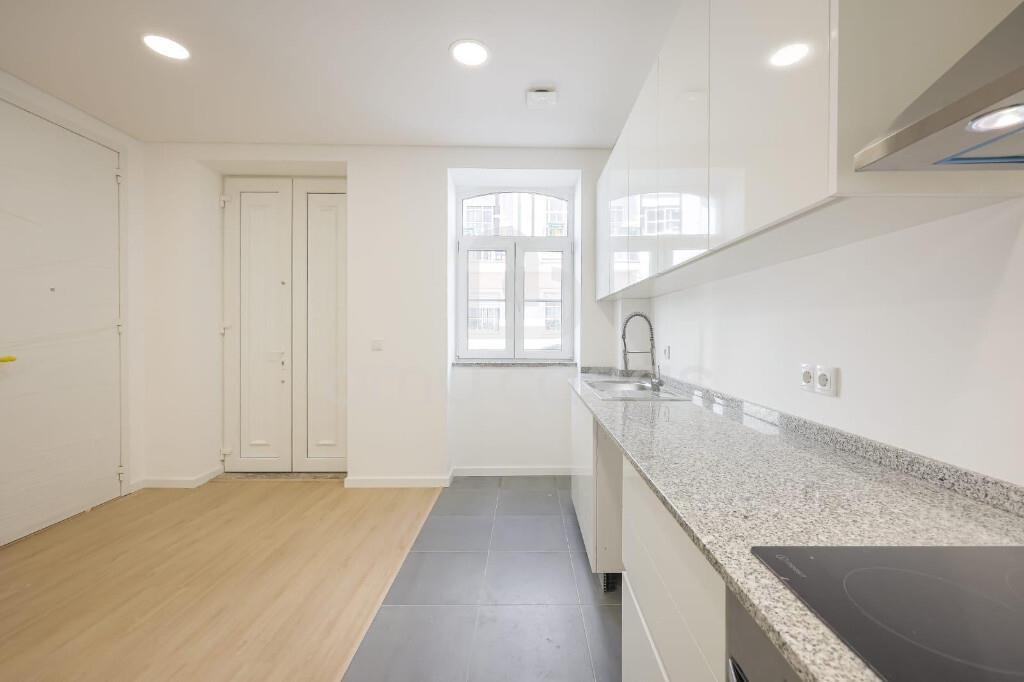 Здание 260м² в Ильяву, Португалия № 201205