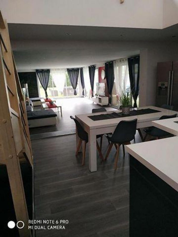 Дом с 5 спальнями в Пюльнуа, Франция № 7223