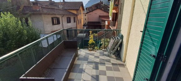 5 rooms Apartment in Bisuschio, Italy No. 47020 21