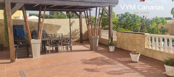 3 bedrooms Townhouse in Callao Salvaje, Spain No. 16074 3