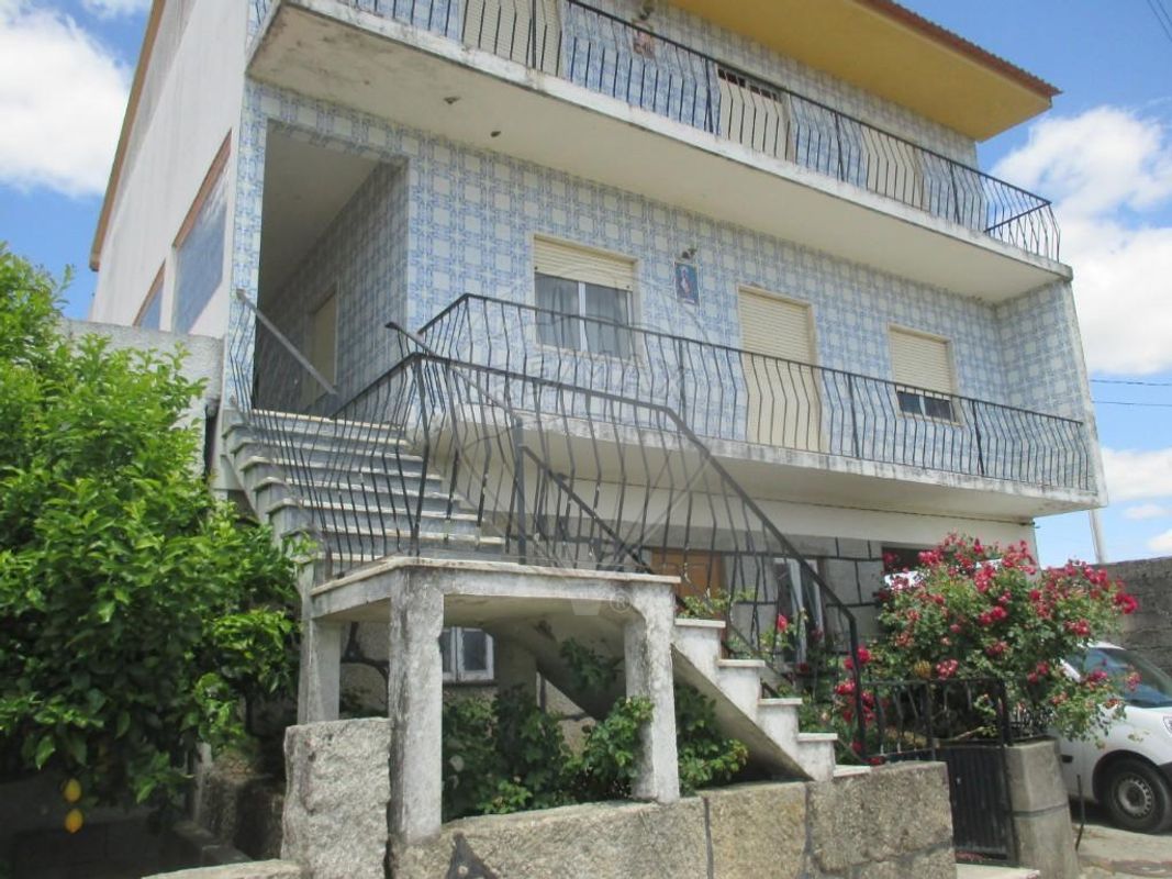 Casa de 5 dormitorios en Travancinha, Portugal No. 170137