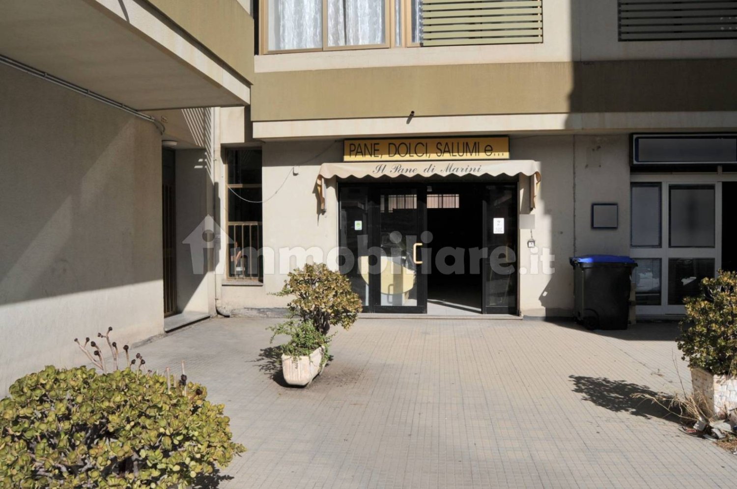 Коммерческая недвижимость с 1 комнатой в Куарту Сант'Элена, Италия № 263697