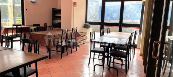5 rooms Commercial property in Spoleto, Italy No. 287391 6