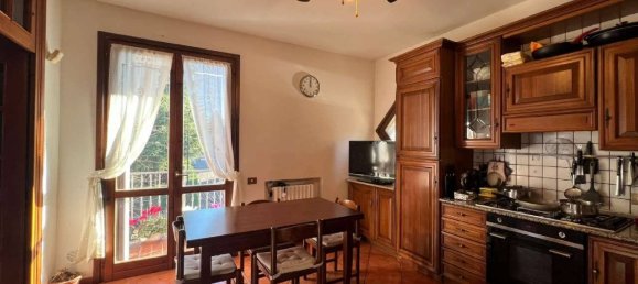 Dúplex de 3 dormitorios en Albinea, Italy No. 92743 8