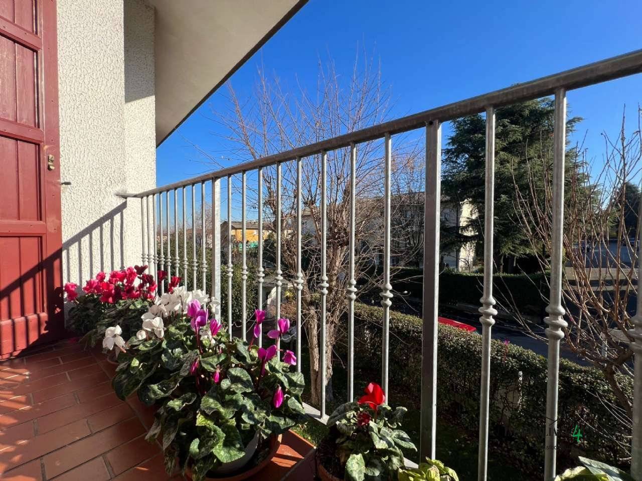 Dúplex de 3 dormitorios en Albinea, Italy No. 92743