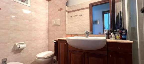 Dúplex de 3 dormitorios en Albinea, Italy No. 92743 17