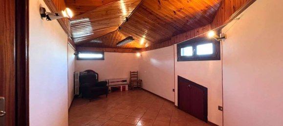 Dúplex de 3 dormitorios en Albinea, Italy No. 92743 22