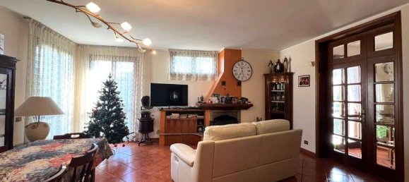 Dúplex de 3 dormitorios en Albinea, Italy No. 92743 5