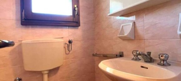 Dúplex de 3 dormitorios en Albinea, Italy No. 92743 24