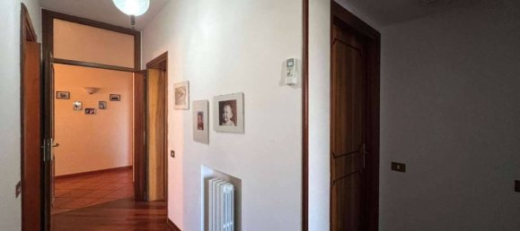 Dúplex de 3 dormitorios en Albinea, Italy No. 92743 11