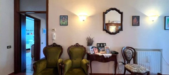 Dúplex de 3 dormitorios en Albinea, Italy No. 92743 6