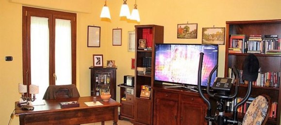 7 rooms Apartment in Orvieto, Italy No. 47354 3