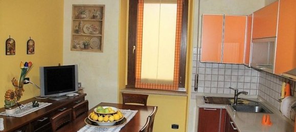 7 rooms Apartment in Orvieto, Italy No. 47354 5