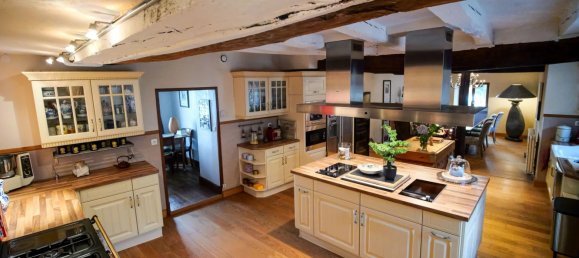 2 bedrooms House in Saint-Cyr-sur-Loire, France No. 48094 4