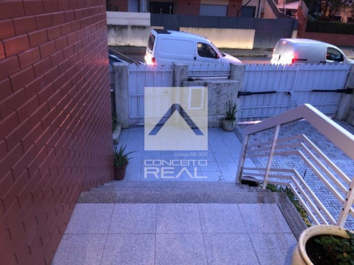 Casa de 3 dormitorios en Vila Nova de Gaia, Portugal No. 5552