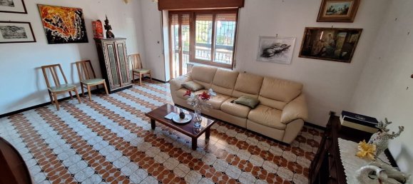 Apartamento de 4 dormitorios en San Sebastiano al Vesuvio, Italy No. 327736 14