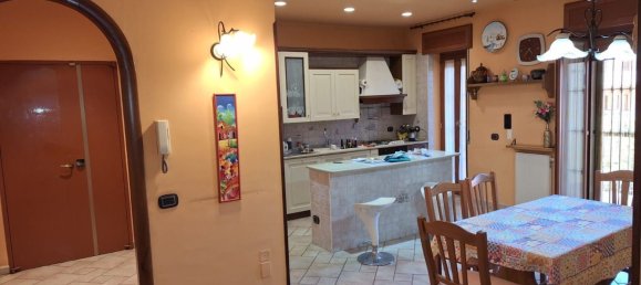 Apartamento de 4 dormitorios en San Sebastiano al Vesuvio, Italy No. 327736 8