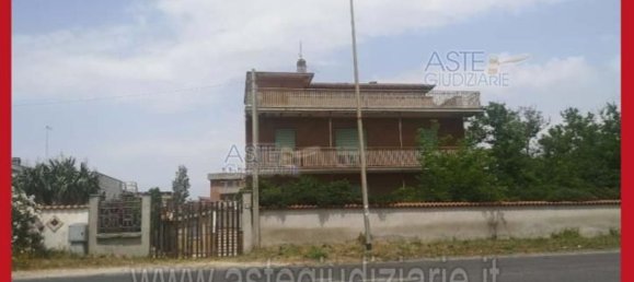 5 bedrooms Apartment in Ardea, Italy No. 330028 4
