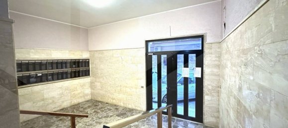 Квартира с 3 комнатами в Монополи, Италия № 28452 3