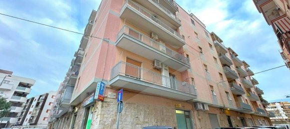 Квартира с 3 комнатами в Монополи, Италия № 28452 2