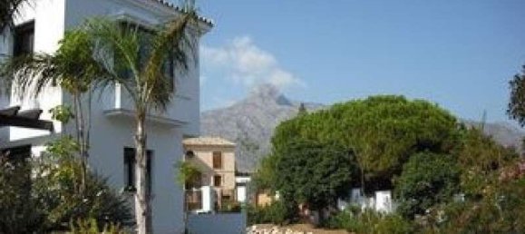 5 bedrooms Villa in Marbella, Spain No. 99925 20