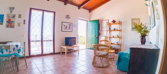 2 Schlafzimmer Wohnung in San Costanzo, Italy, Nr. 273320 2