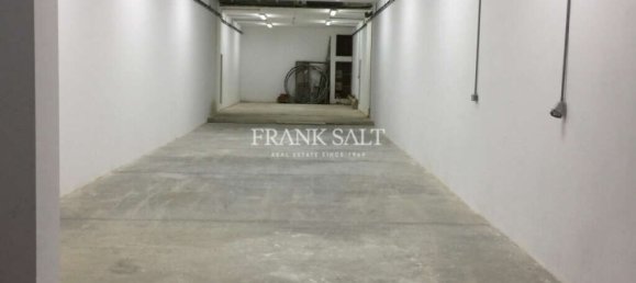 200m² Warehouse in Qormi, Malta No. 12056 4