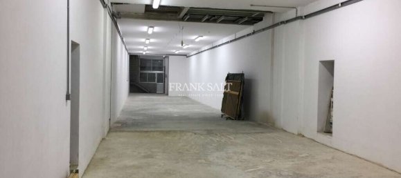 200m² Warehouse in Qormi, Malta No. 12056 2