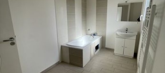 4 rooms House in Orleans, France No. 306630 8