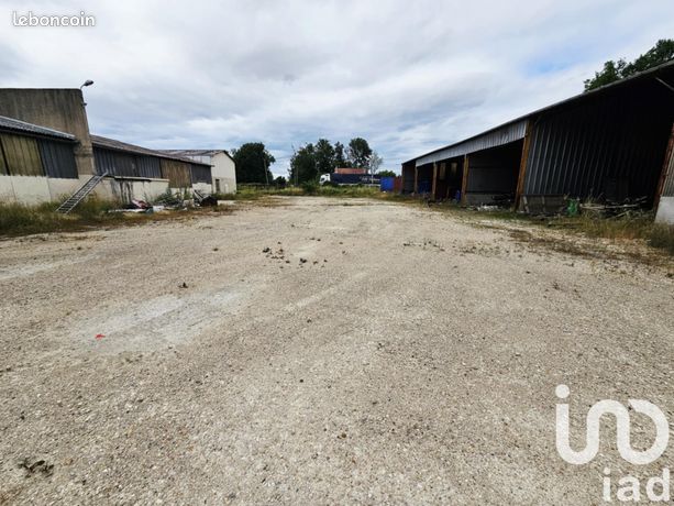 Grundstück in Migennes, France 3500m², Nr. 353302