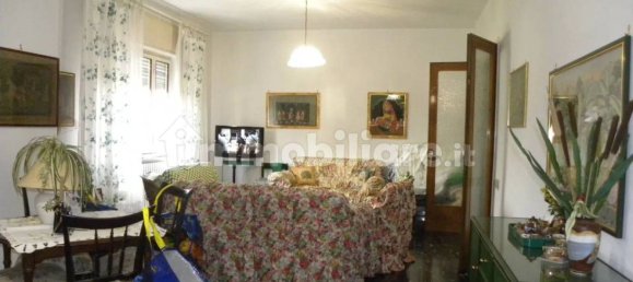 5 bedrooms Apartment in Lucca, Italy No. 330057 8