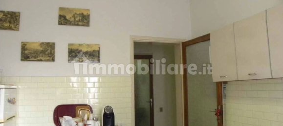 5 bedrooms Apartment in Lucca, Italy No. 330057 3
