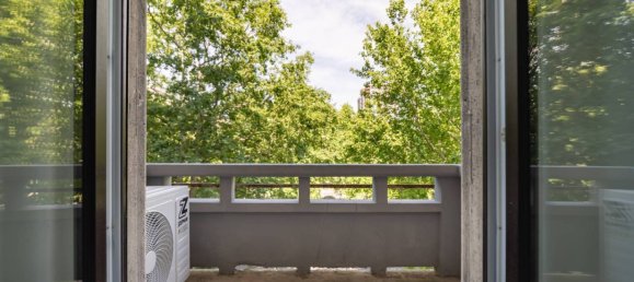 2 bedrooms Apartment in Milan, Italy No. 271536 2