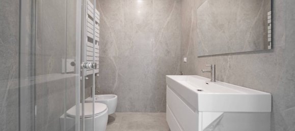 2 bedrooms Apartment in Milan, Italy No. 271536 5