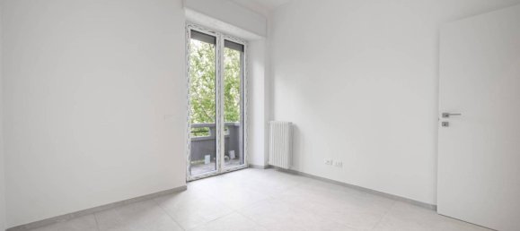 2 bedrooms Apartment in Milan, Italy No. 271536 10