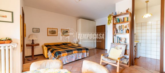 Studio in Lesa, Italy No. 372830 9