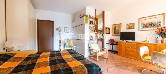Studio in Lesa, Italy No. 372830 3