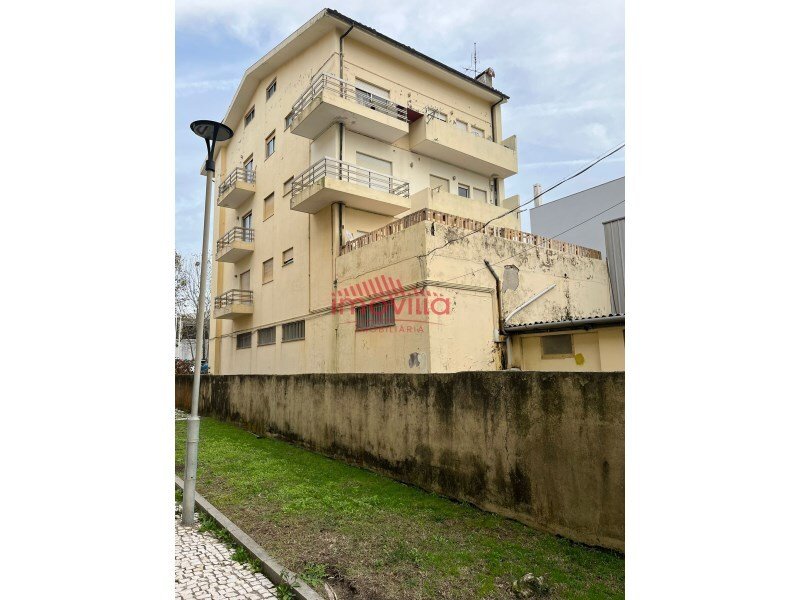 920m² Building in Vila do Conde, Portugal No. 145009